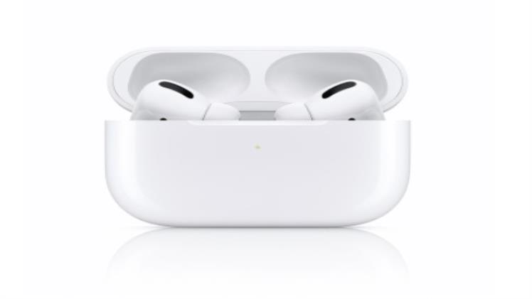 Best iPhone Travel Accessories 2025 Must-Have Gear for Every Traveller